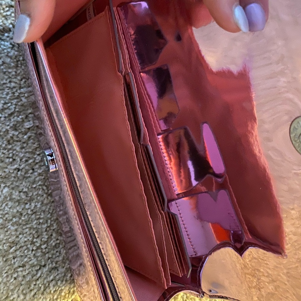 Metallic pink wallet - Picture 4 of 9